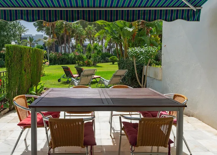 Spacious Beachfront 度假居