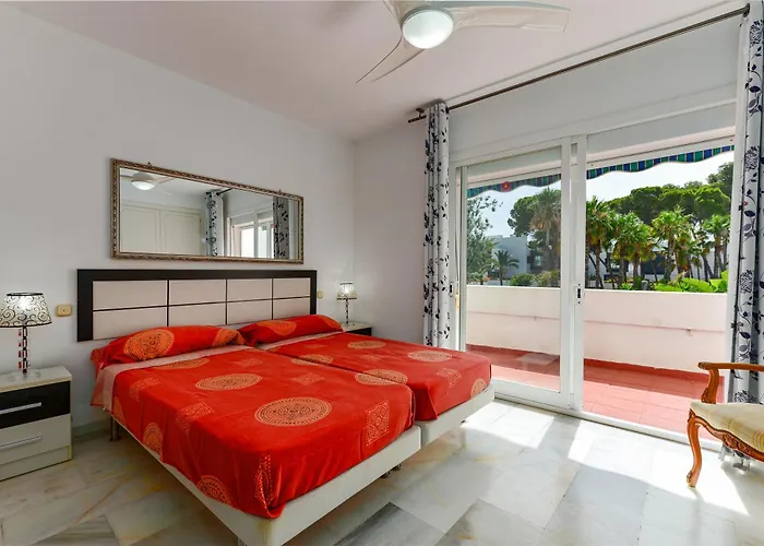 Spacious Beachfront * 埃斯特波纳