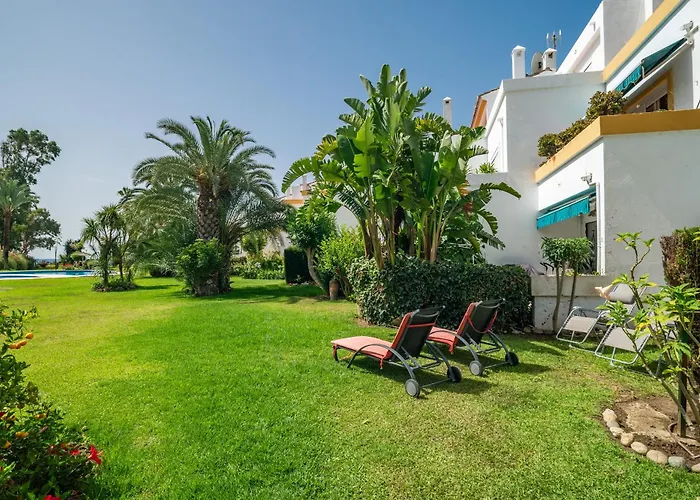 Spacious Beachfront 度假居 *