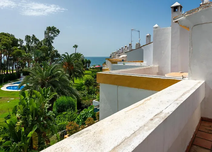 Spacious Beachfront 度假居