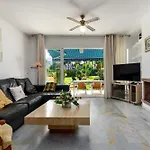 Vakantiehuis Spacious Beachfront