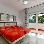 Spacious Beachfront Vakantiehuis Estepona