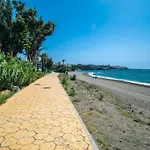 Spacious Beachfront Vakantiehuis