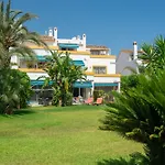 Spacious Beachfront * Estepona