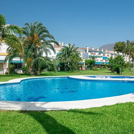 Spacious Beachfront Nyaraló Estepona