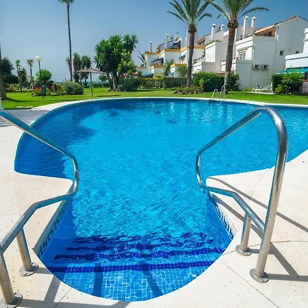 Spacious Beachfront * Estepona