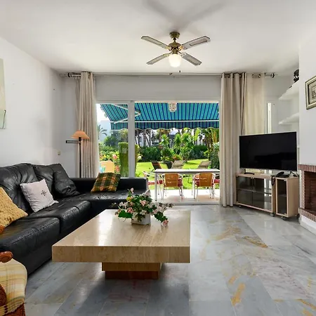 Nyaraló Spacious Beachfront *