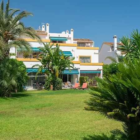 Spacious Beachfront * Estepona