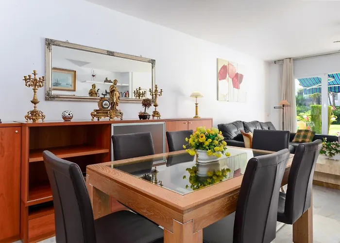 Spacious Beachfront Естепона