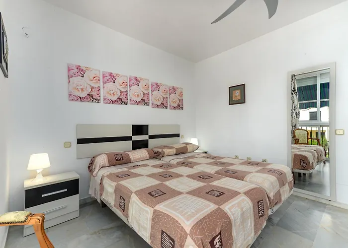 Spacious Beachfront Будинок відпочинку Естепона