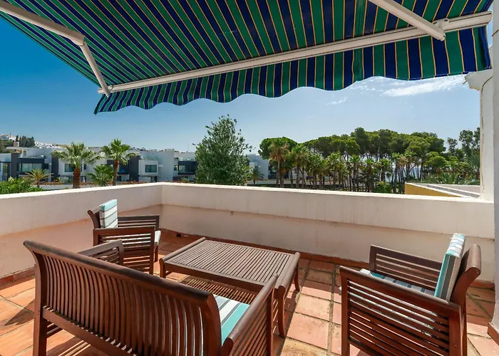 Будинок відпочинку Spacious Beachfront Естепона